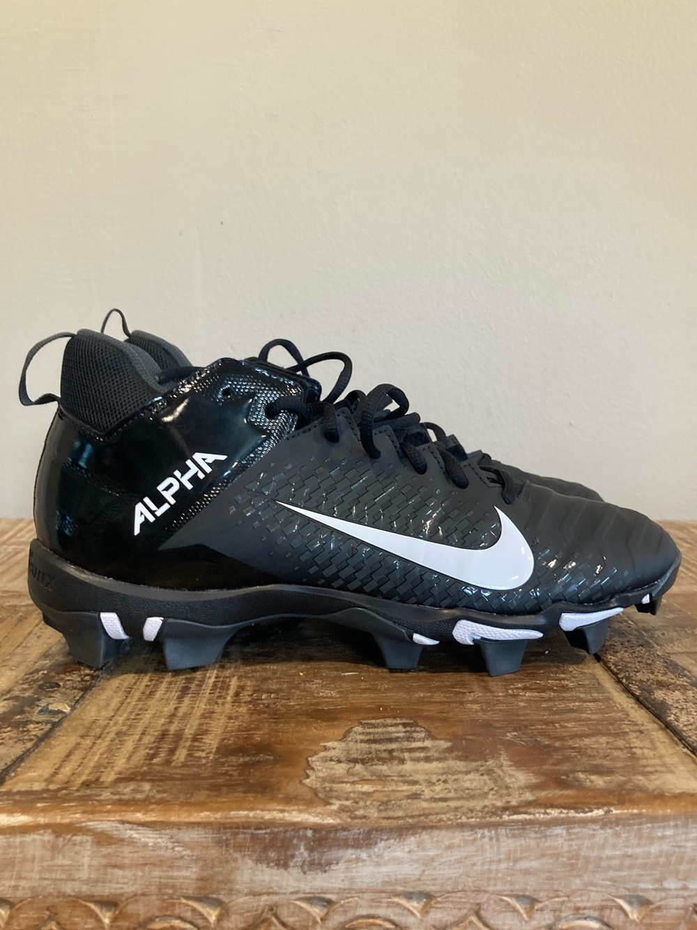 Nike Men’s Football Cleats Fastflex Alpha Black & White Size 9